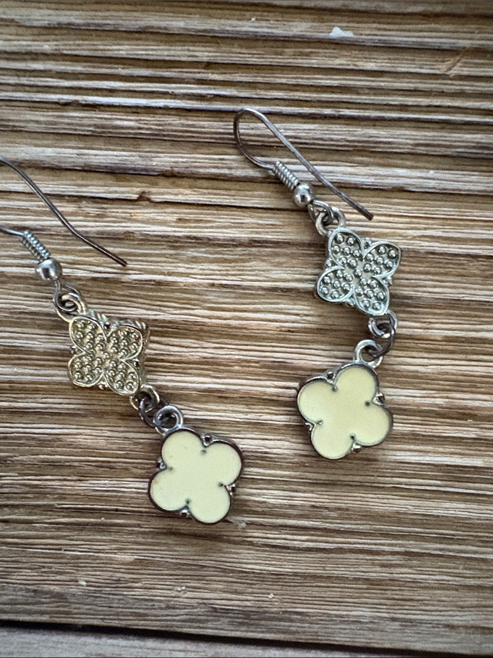 Women's Silver-Tone Clover Drop Earrings in Cream